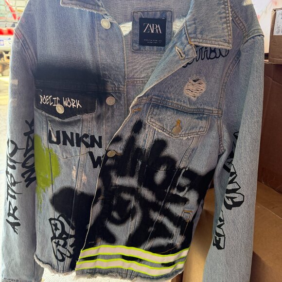 Zara Jackets & Blazers - ZARA Denim Jacket NWOT MEDIUM Graffiti WOMEN